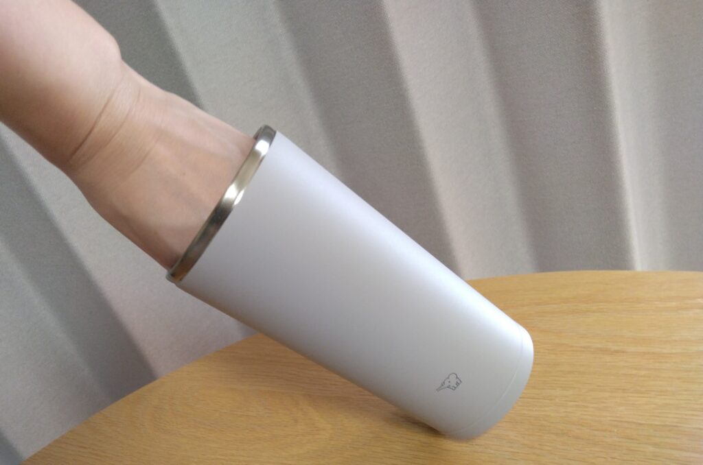 シームレスせんタンブラーは手が途中までしか入らない