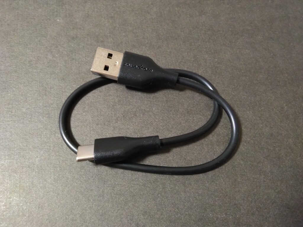 Anker Soundcore A40付属のUSB-C&USB-Aケーブル